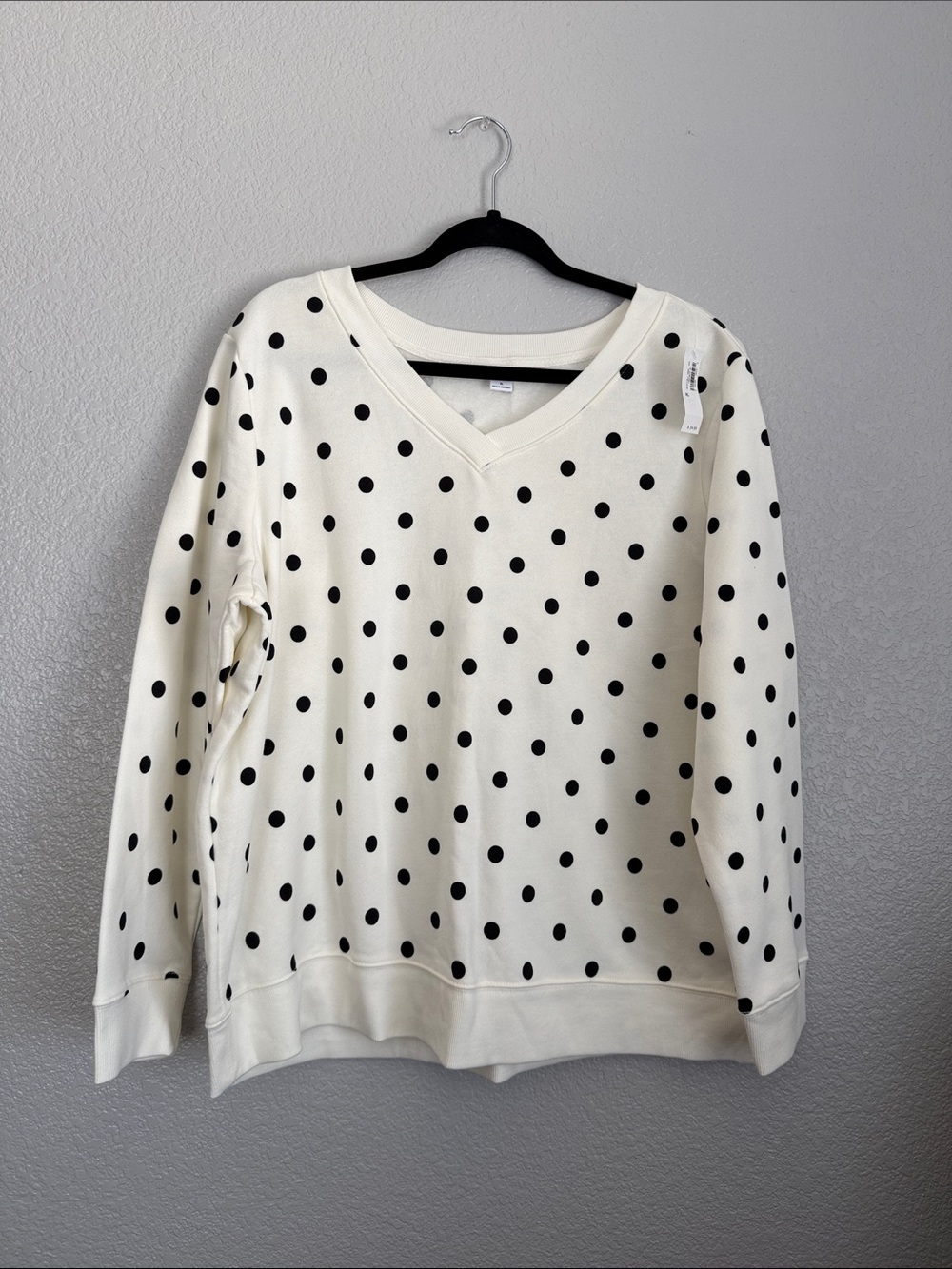 Old Navy Cream V-Neck Sweater with Black Polka Dots